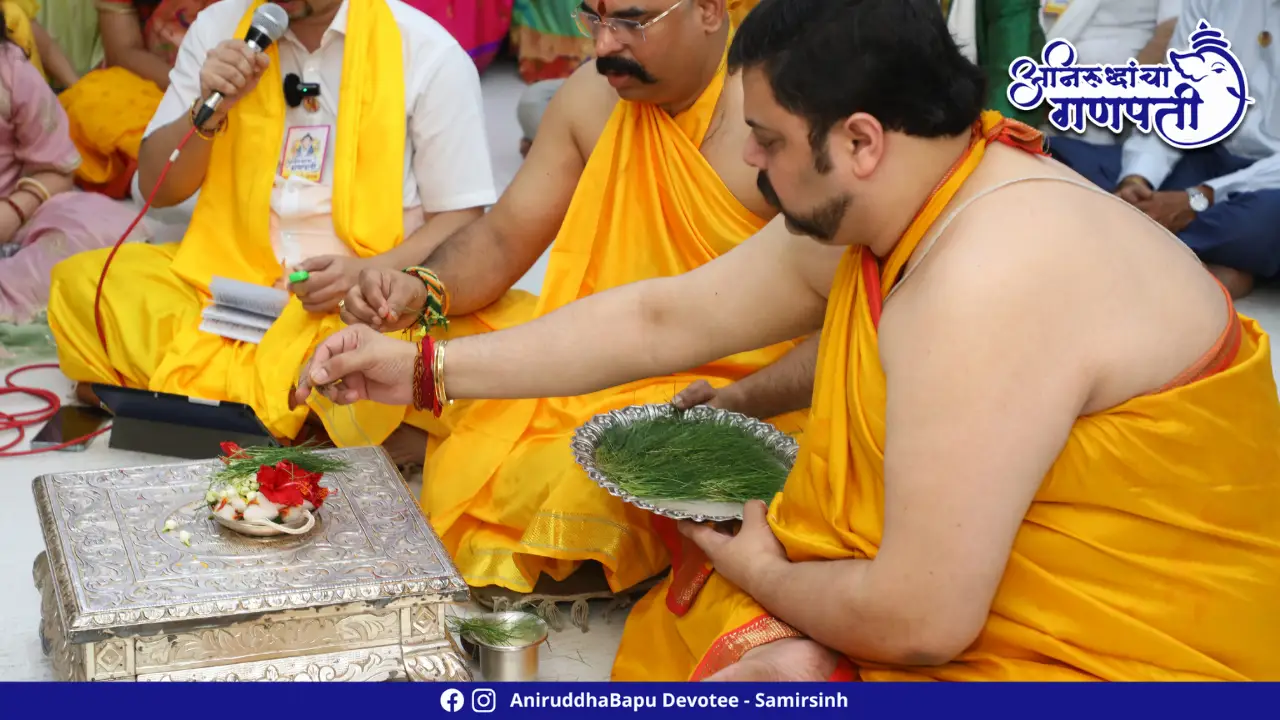 Ganapati Darshan at Sadguru Shree Aniruddha Bapu's Residence
